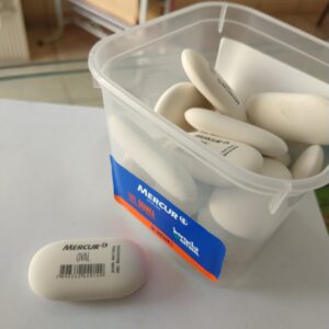 Borracha oval branca